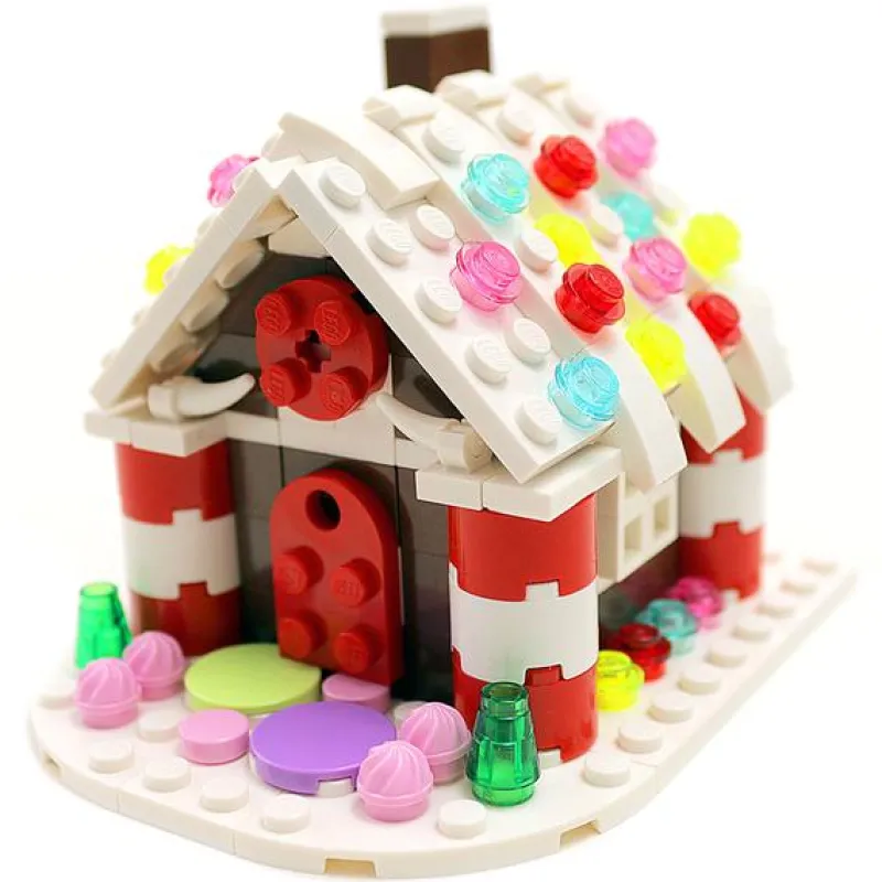 B3 Customs>The Brick Show Shop Custom Gingerbread House
