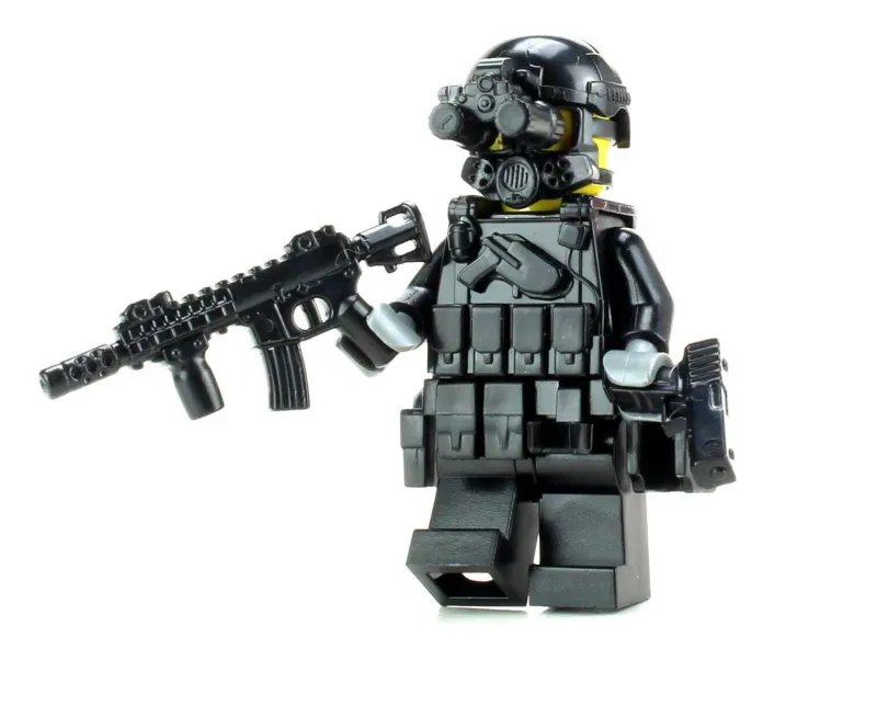 Custom Lego Military Minifigures>The Brick Show Shop SWAT Police Officer Assaulter - Custom Military Minifigure made w/ LEG